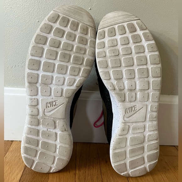 Nike Roshe Run Flyknit ID RIO 2016 Olympics MEN'S 12, Black/Gold/Pink 718293-992 - Picture 6 of 7